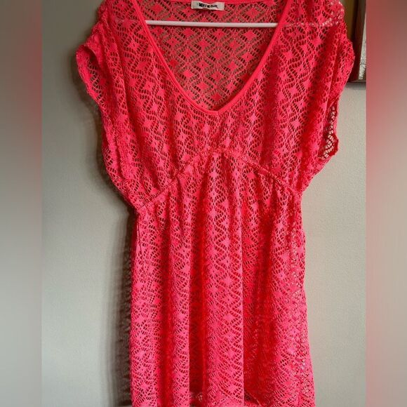 Miken Other - Coral coverup new without tags!